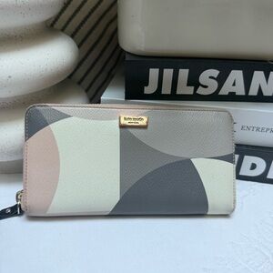 Kate Spade Zippy Wallet
